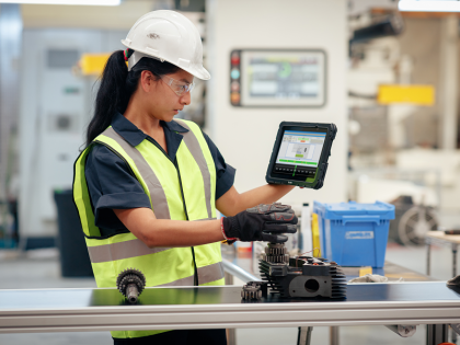 Replenishment of sets on the production line